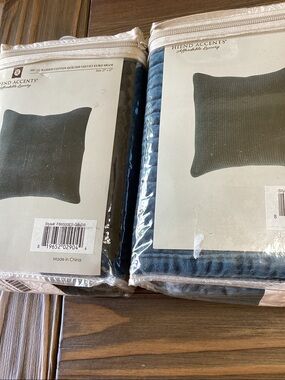 BNWT Pair of Washable Velvet Euro Shams 27” x 27”